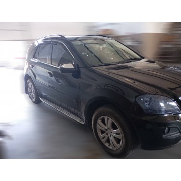 Дефлектори вікон Mercedes ML-class W-164 2005-2011 з нерж. хром полоскою-4